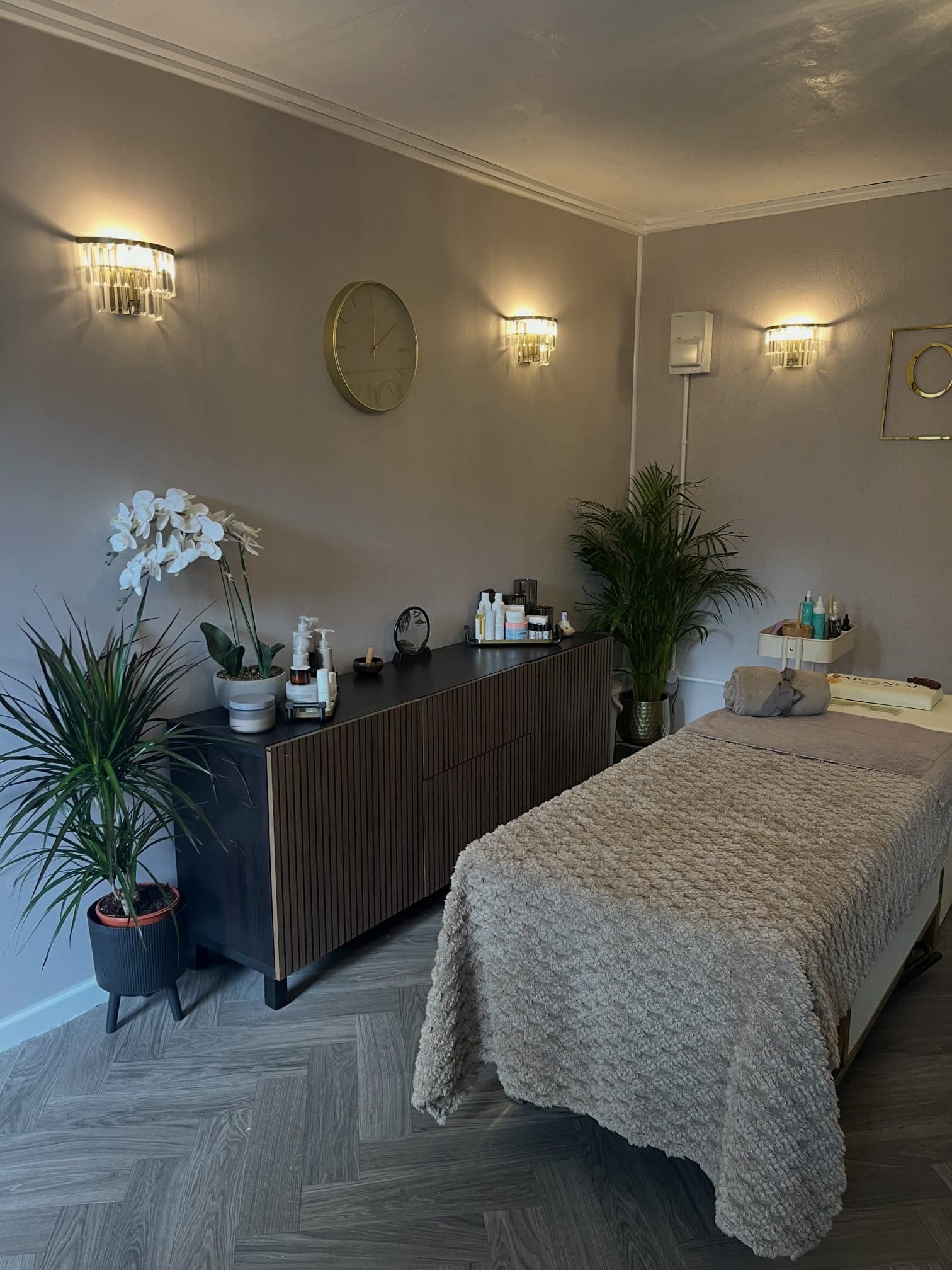 Cloud 9 Head Spa treatment room detail with prepared treatment beds